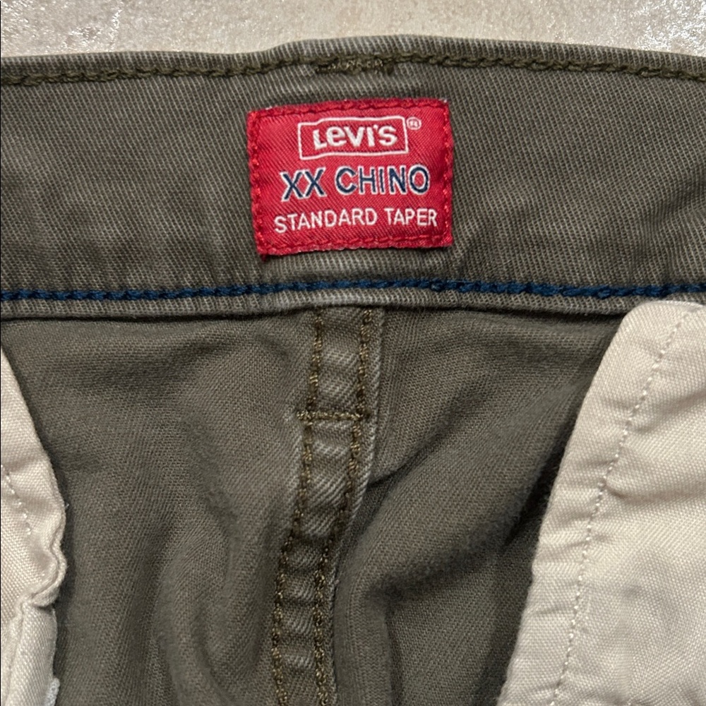 Levi's Men's Dark Green Chinos - Picture 2 of 4